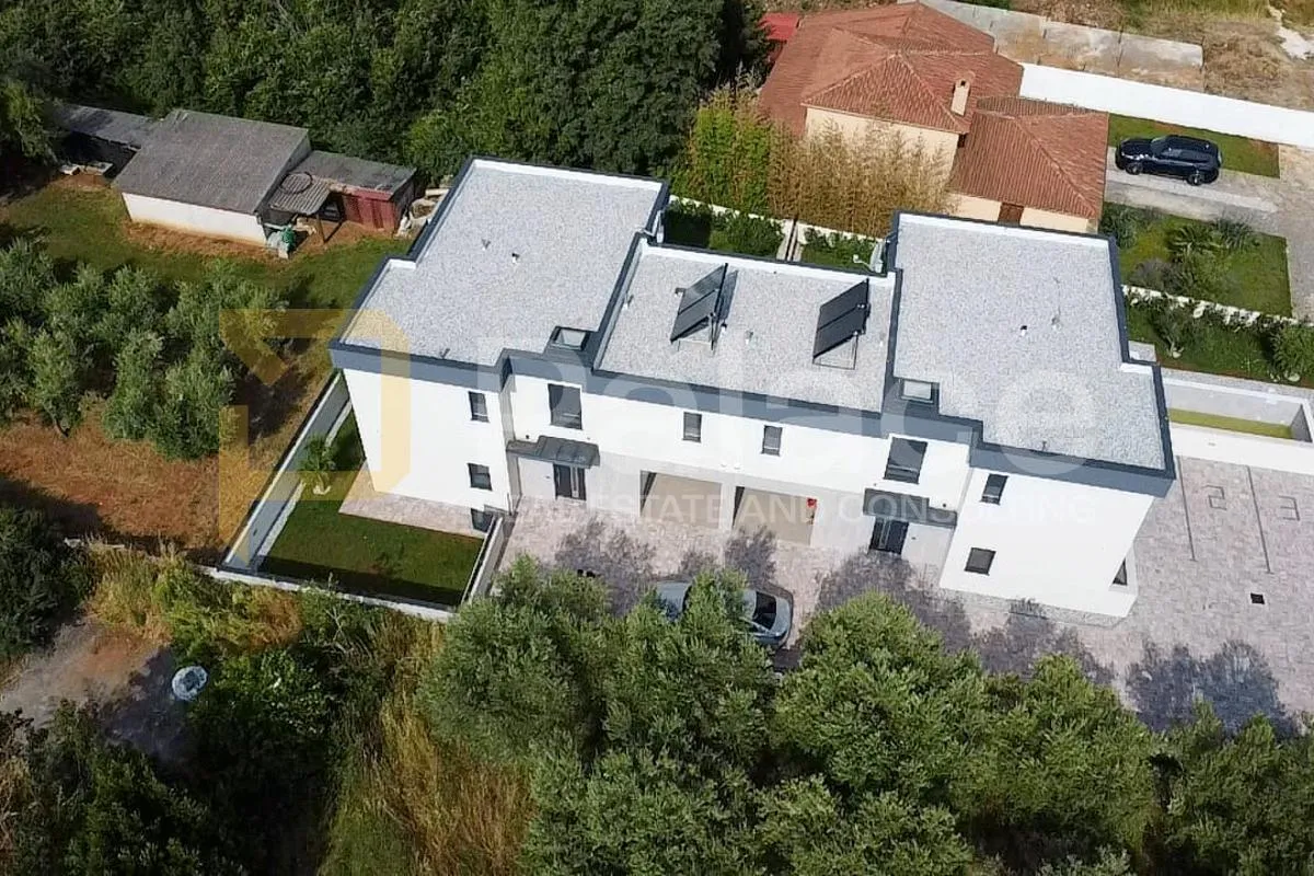 moderna dvojna vila sa bazenom u mirnom dijelu medulina - slika 22