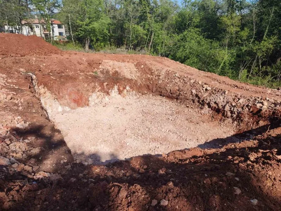 građevinsko zemljište sa započetom gradnjom kuće za odmor, sv. bartol - slika 3