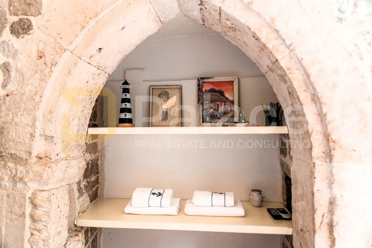 šibenik : dva studio apartmana u samom centru grada u kamenoj kući - slika 23