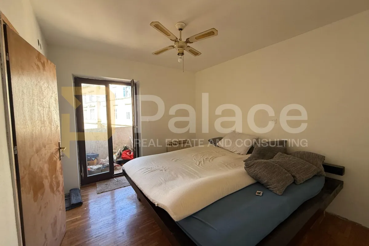 prostran stan u centru pule – 3 sobe, 82m², namješten - slika 7