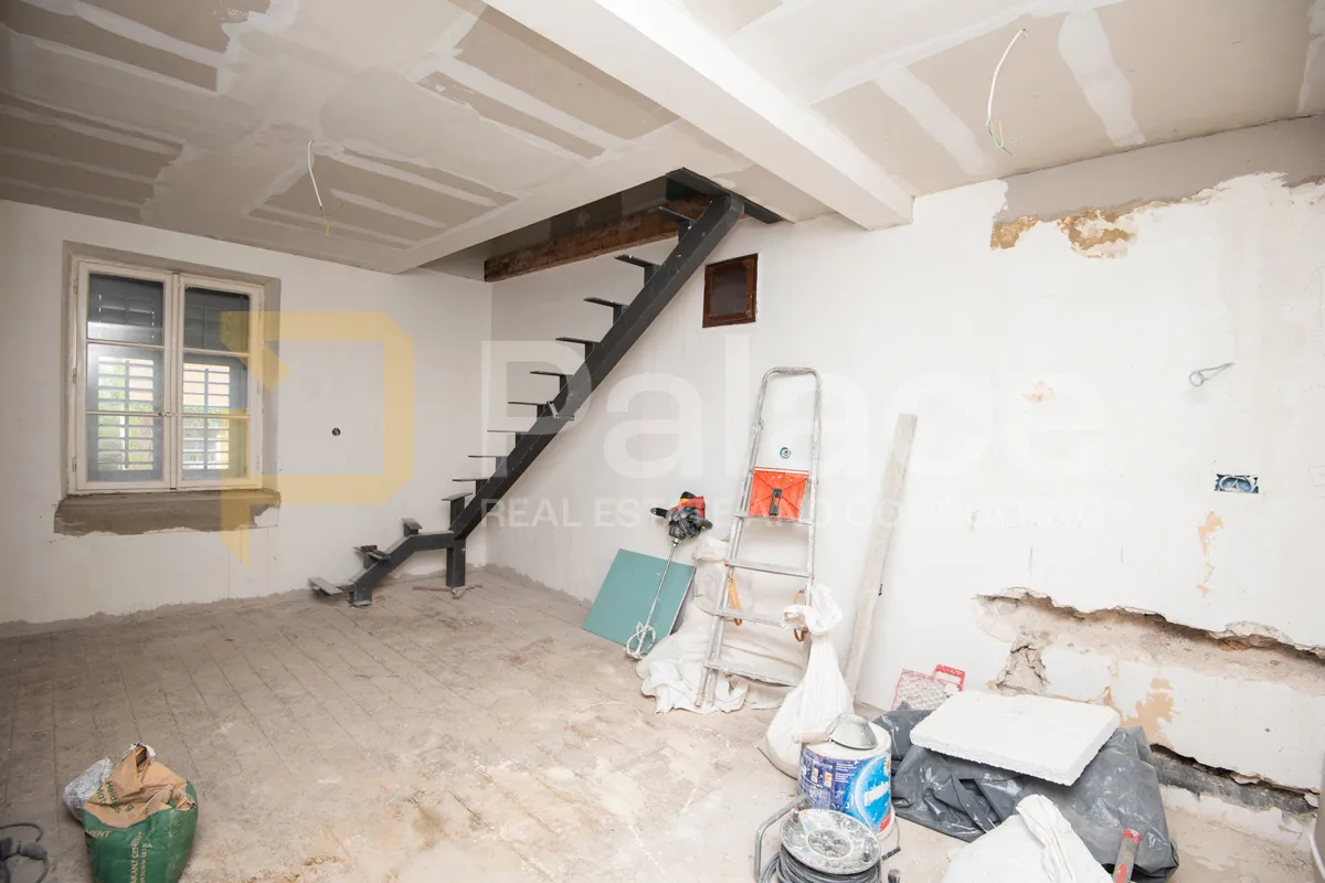 renovirani dvoetažni stan s4 u manjoj zgradi: šibenik-centar, 70 m2 - slika 11