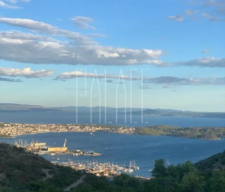 vila s impresivnim panoramskim pogledom na trogir, seget i okolne otoke! - slika 7