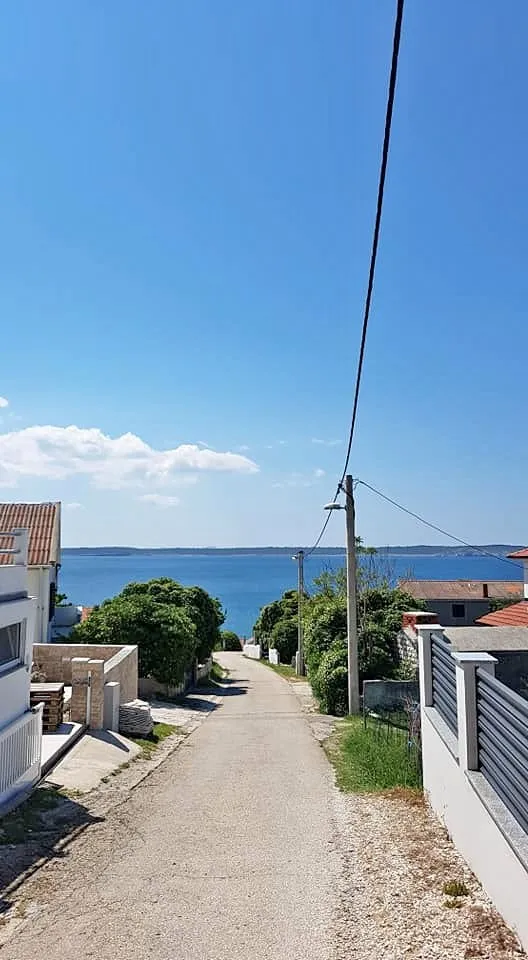 povoljno!! građevinsko zemljište 300m od mora s pogledom - slika 2