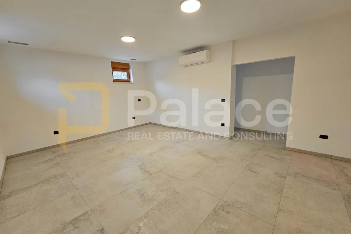 jedinstvena vila s bazenom u kaštel novom - slika 6