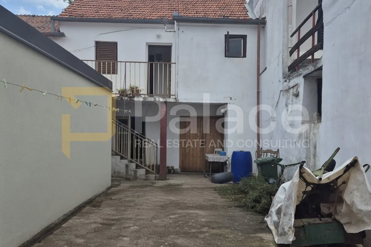 kuća 160m² s dvorištem sa građevinskim zemljištem 750m² - slika 4