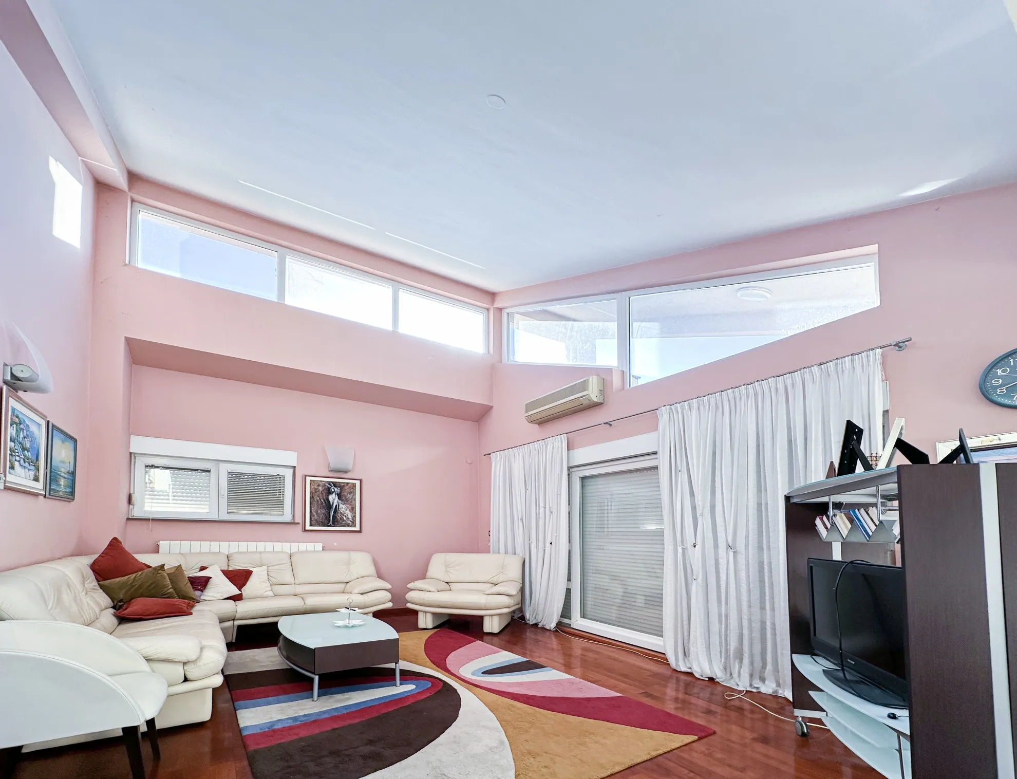 Vila 10m od mora s okućnicom od 1700m2 + kućica od 80m2 - Sukošan
