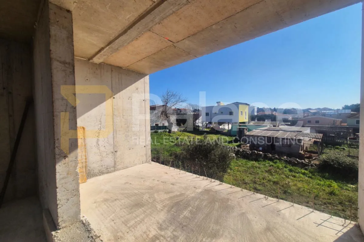 pakoštane: trosoban stan s velikim vrtom i bazenom, 92 m2 - slika 5