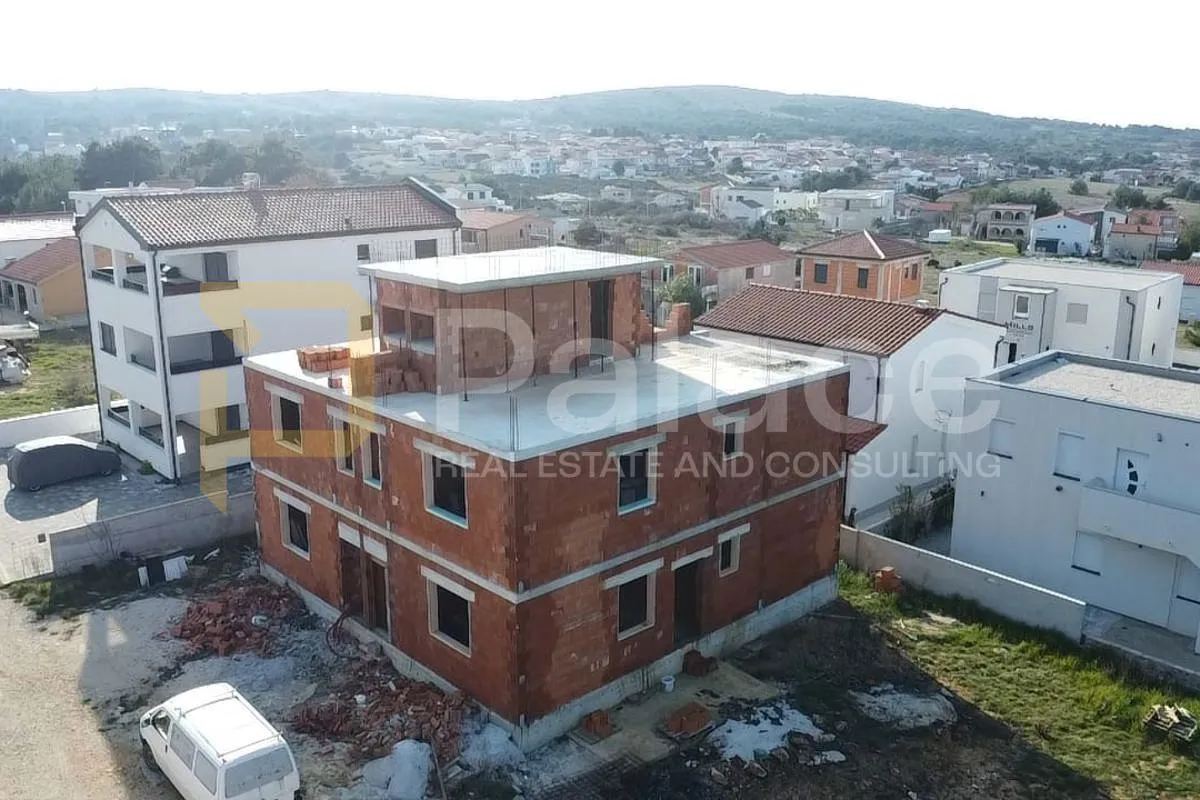 vir: stan u novogradnji sa krovnom terasom 350 m od mora - slika 2