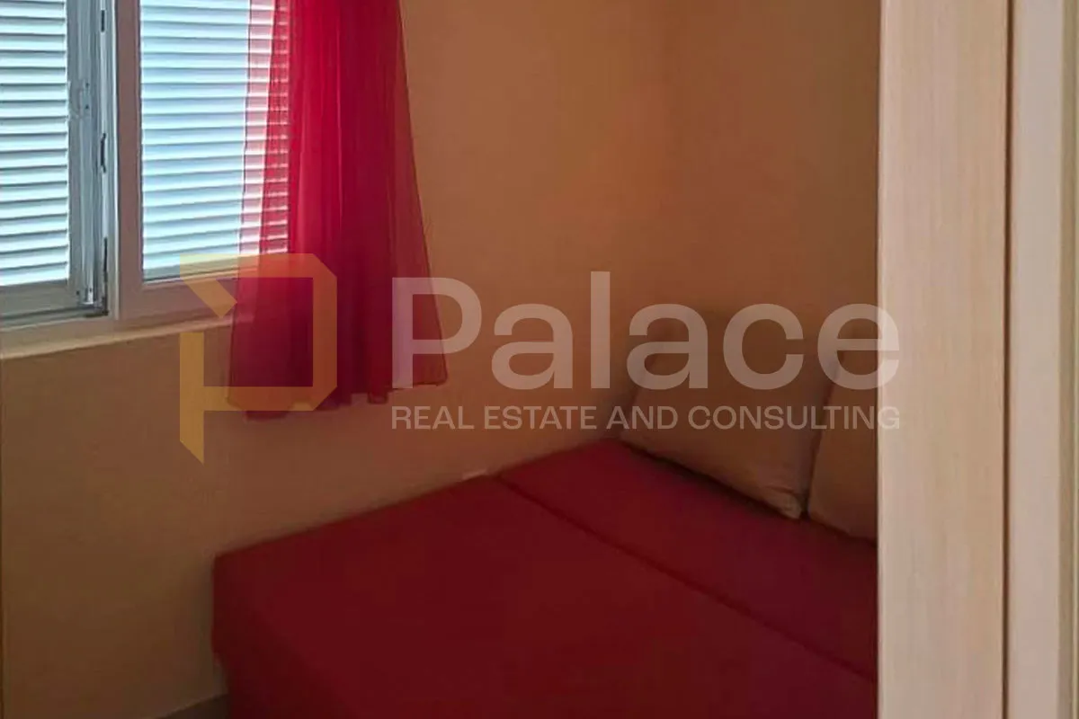 renoviran stan u dramlju s terasom i pogledom na more, 40m2 - slika 8