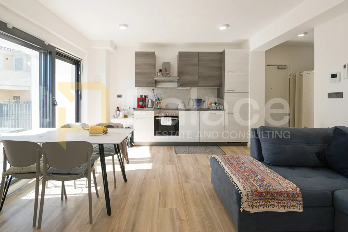 prekrasan dvosoban stan s pogledom na more i vrtom 73 m2, brodarica - slika 2