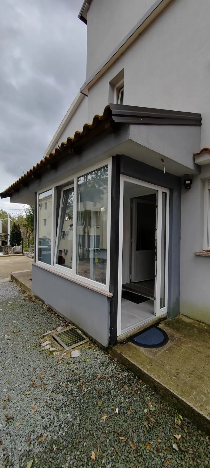 stan u prizemlju 80m2, s okućnicom i montažnom kućicom 40m2, brešca - slika 12