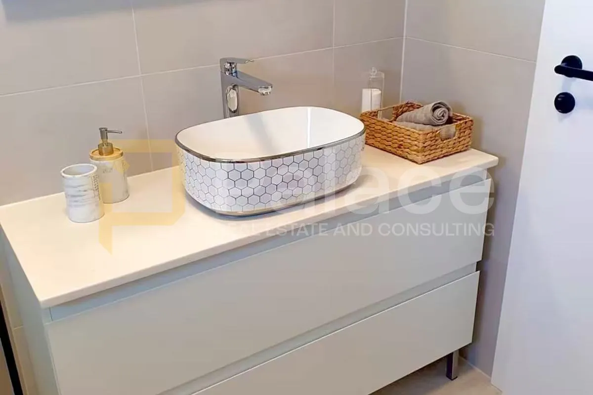 luksuzni stan 55 m² s privatnom krovnom terasom i jacuzzijem – trogir - slika 6