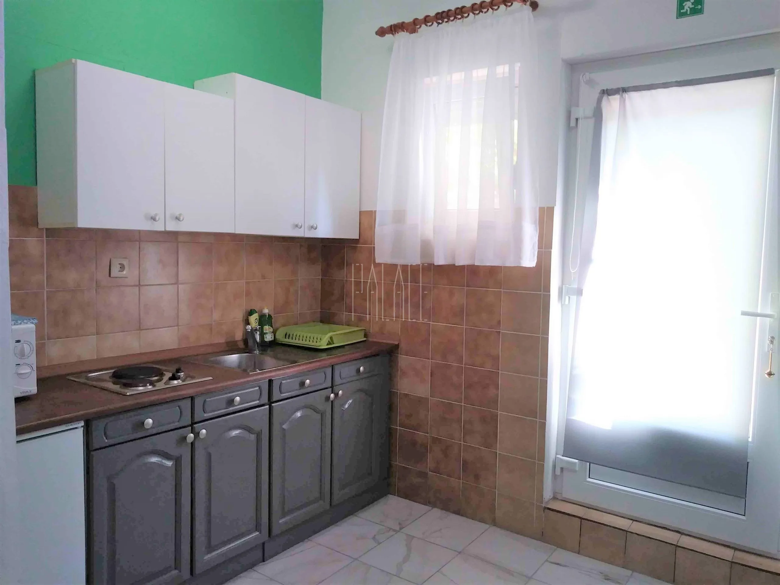 kuća s apartmanima blizu mora: srima (vodice), 300.00 m2 - slika 13