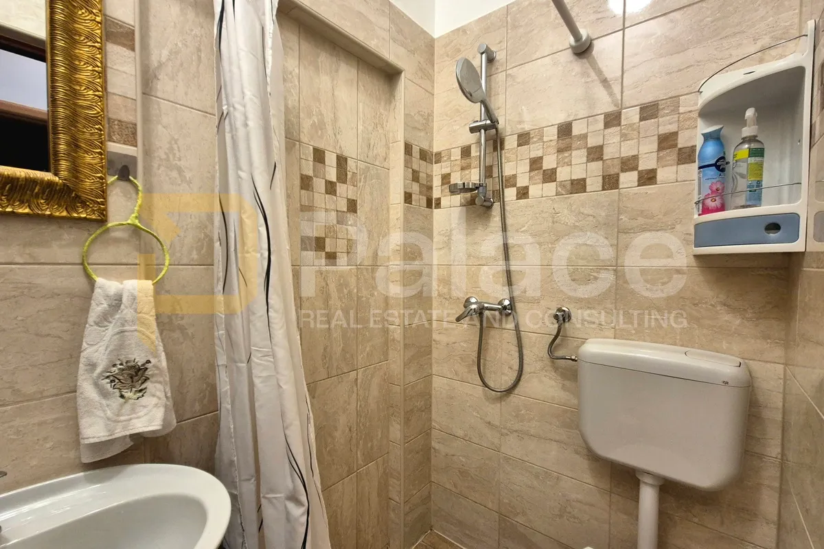 tkon : kuća s dva apartmana u samom centru 140 m2 - slika 9