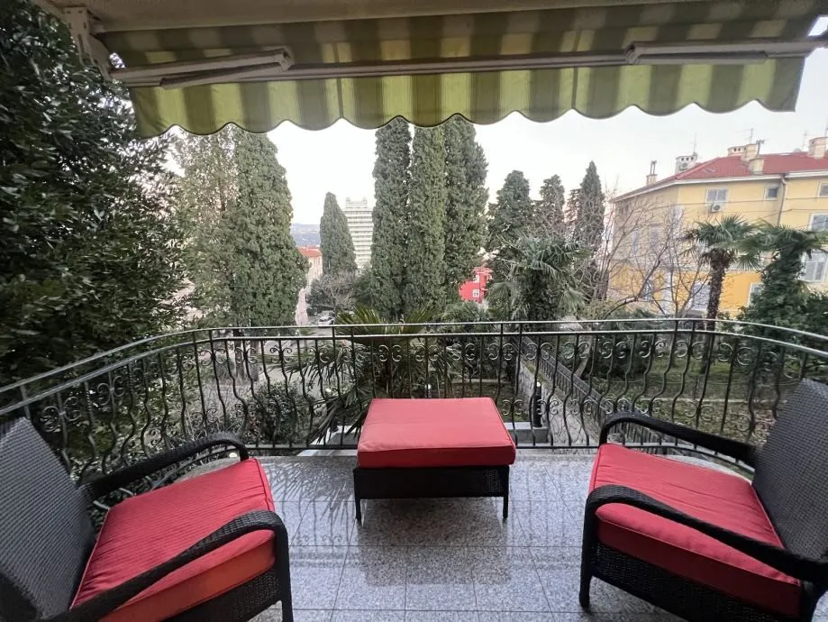 predivna kuća s tri apartmana u centru grada, 150m od mora, opatija - slika 11