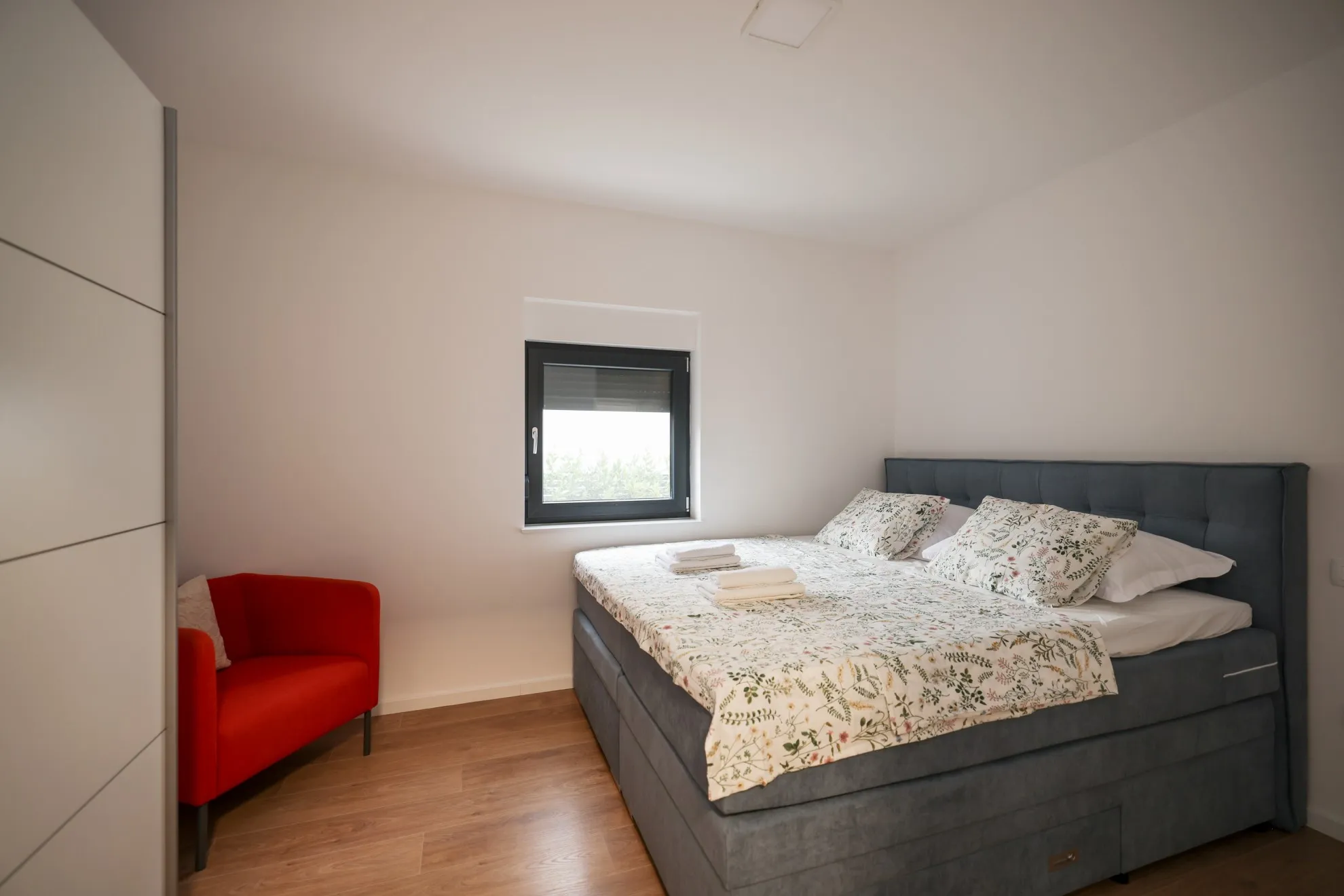 luksuzna, novoizgrađena villa na viru - slika 21