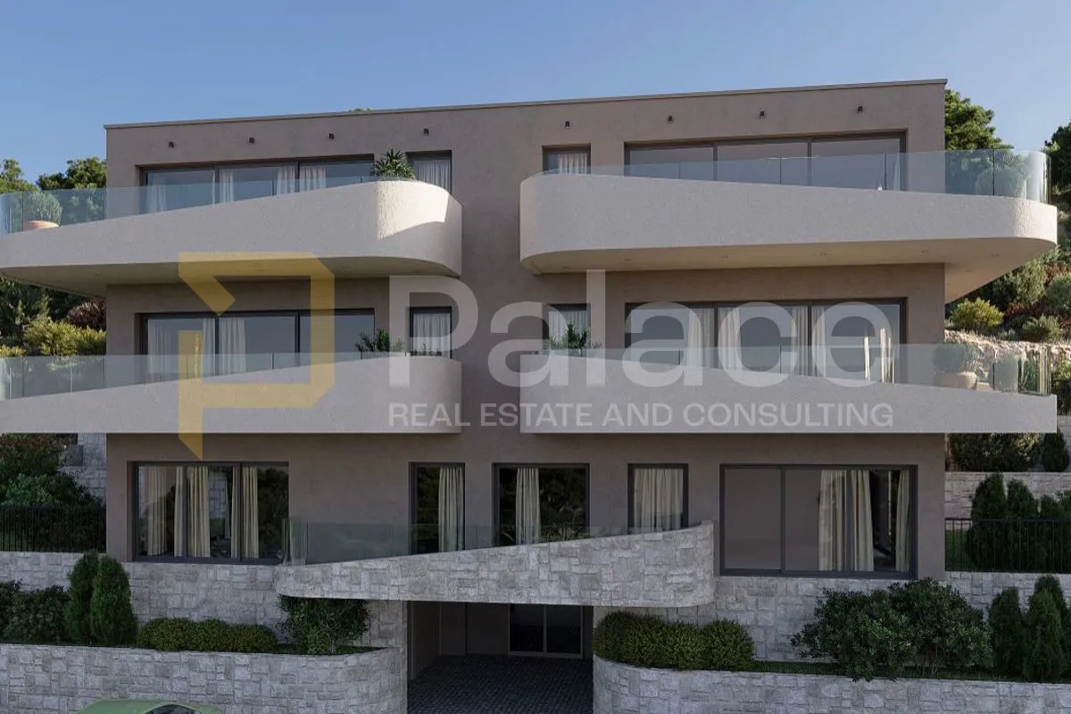 trosoban stan jedinstvenog pogleda s garažom i spremištem na brodarici - slika 5