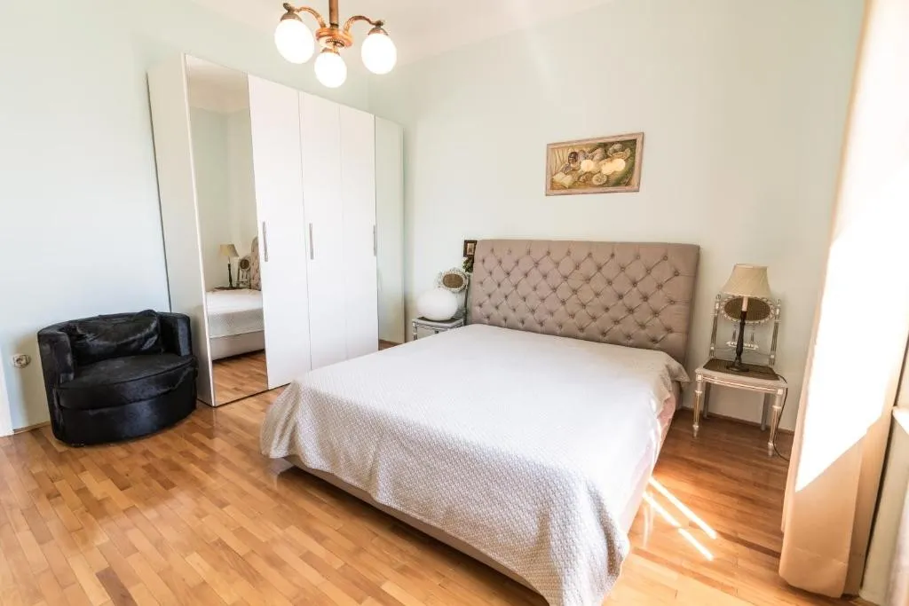 dvoetažni stan u urbanoj vili u centru grada, 200m od mora, opatija - slika 4