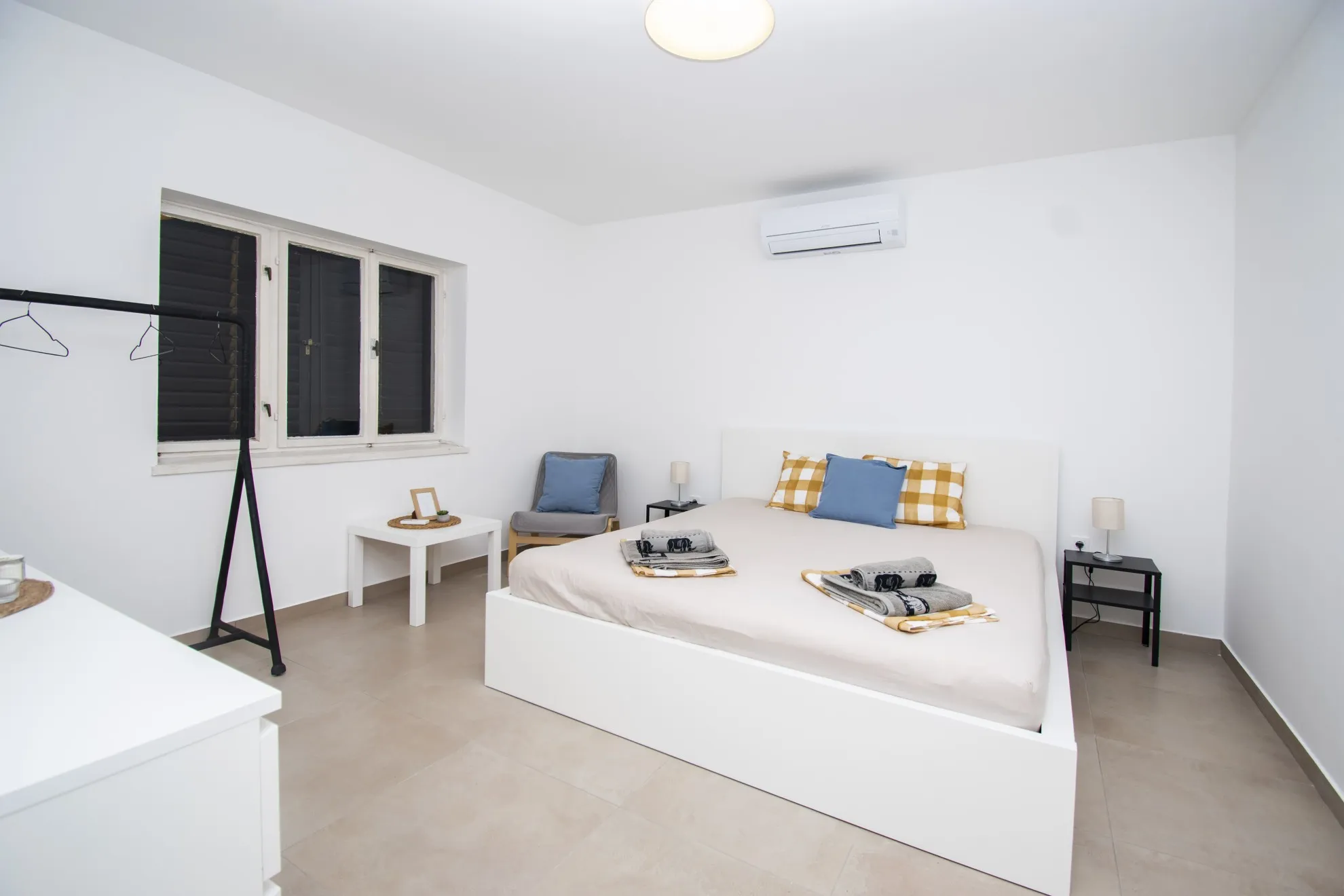 novoređeni stan s garažom i dvorištem, šibenik, 50 m2 - slika 9