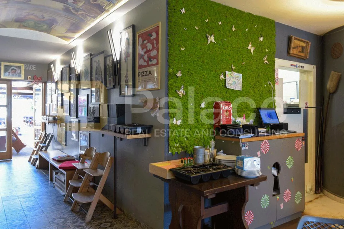 pirovac, centar: restoran s uhodanim poslovanjem i kuća, prvi red do mora - slika 8