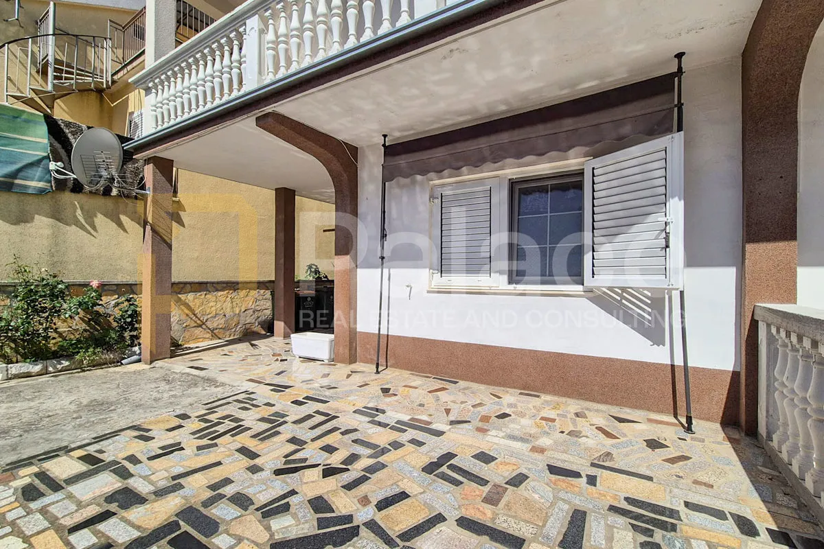 dvosoban namješten stan nedaleko plaže, vodice, 71 m2 - slika 19