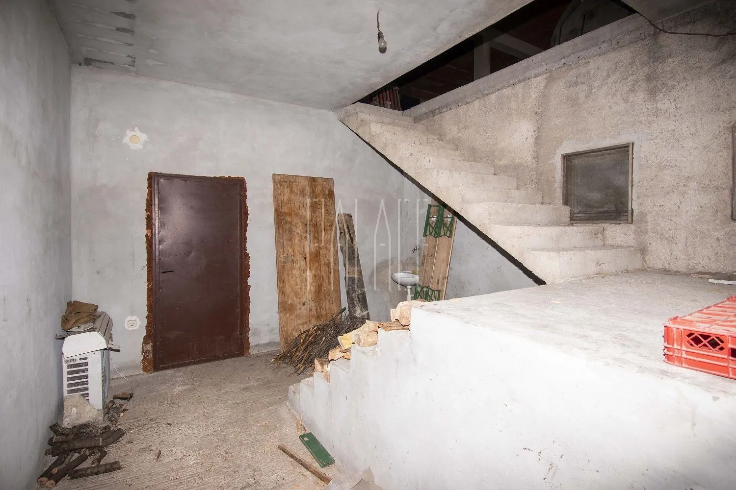 kuća s 5 poslovnih prostora i 3 stana, bilice kod šibenika, 510.00 m2 - slika 16
