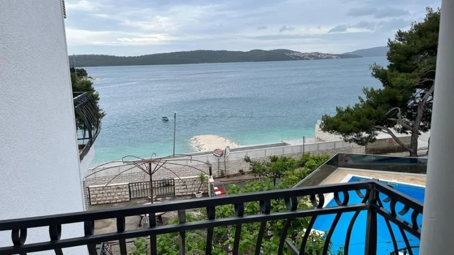 trogir, predivna kuća s 10 apartmana, prilika - slika 6