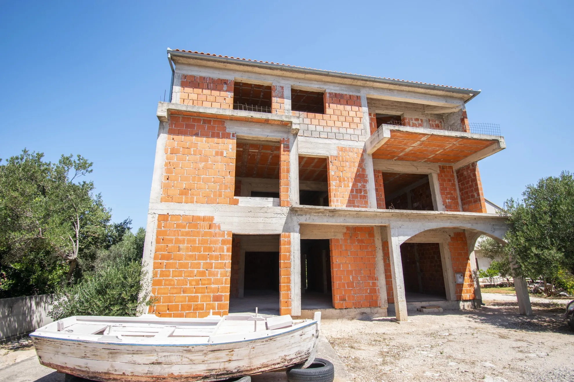 nezavršena zgrada na brodarici, 413,57 m2 - slika 2