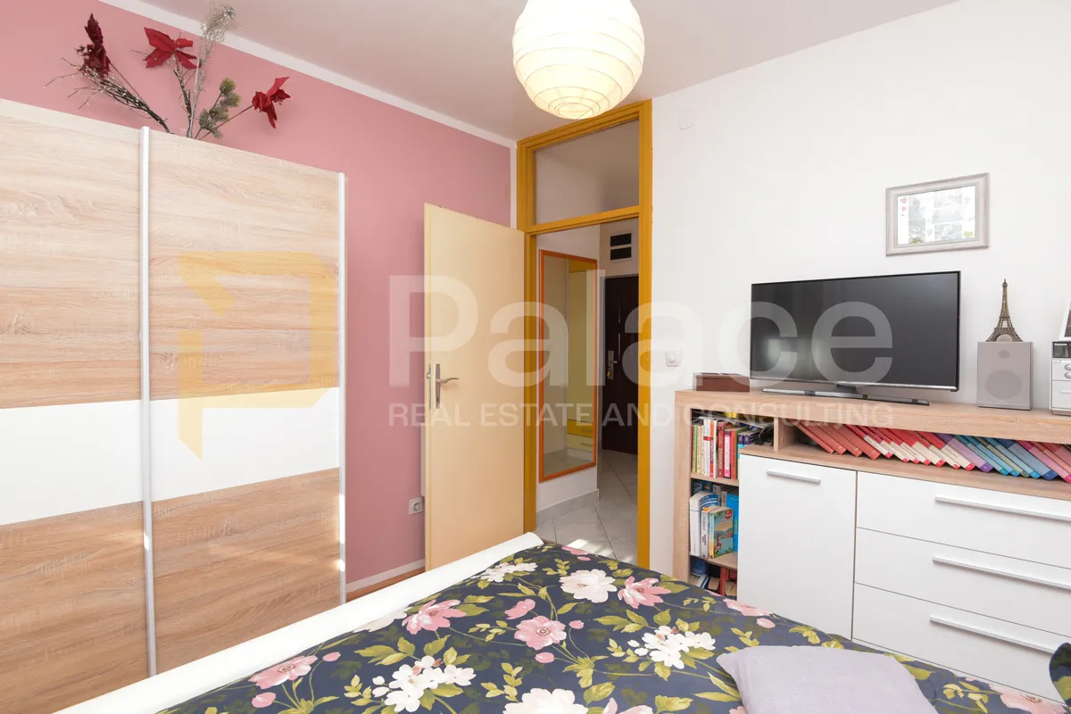 prekrasan namješten dvosoban stan s pogledom na more, šibenik 51,22 m2 - slika 13