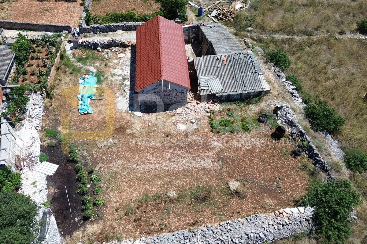 kamena kuća prizemnica sa velikim zemljištem, kruševo kod primoštena - slika 8