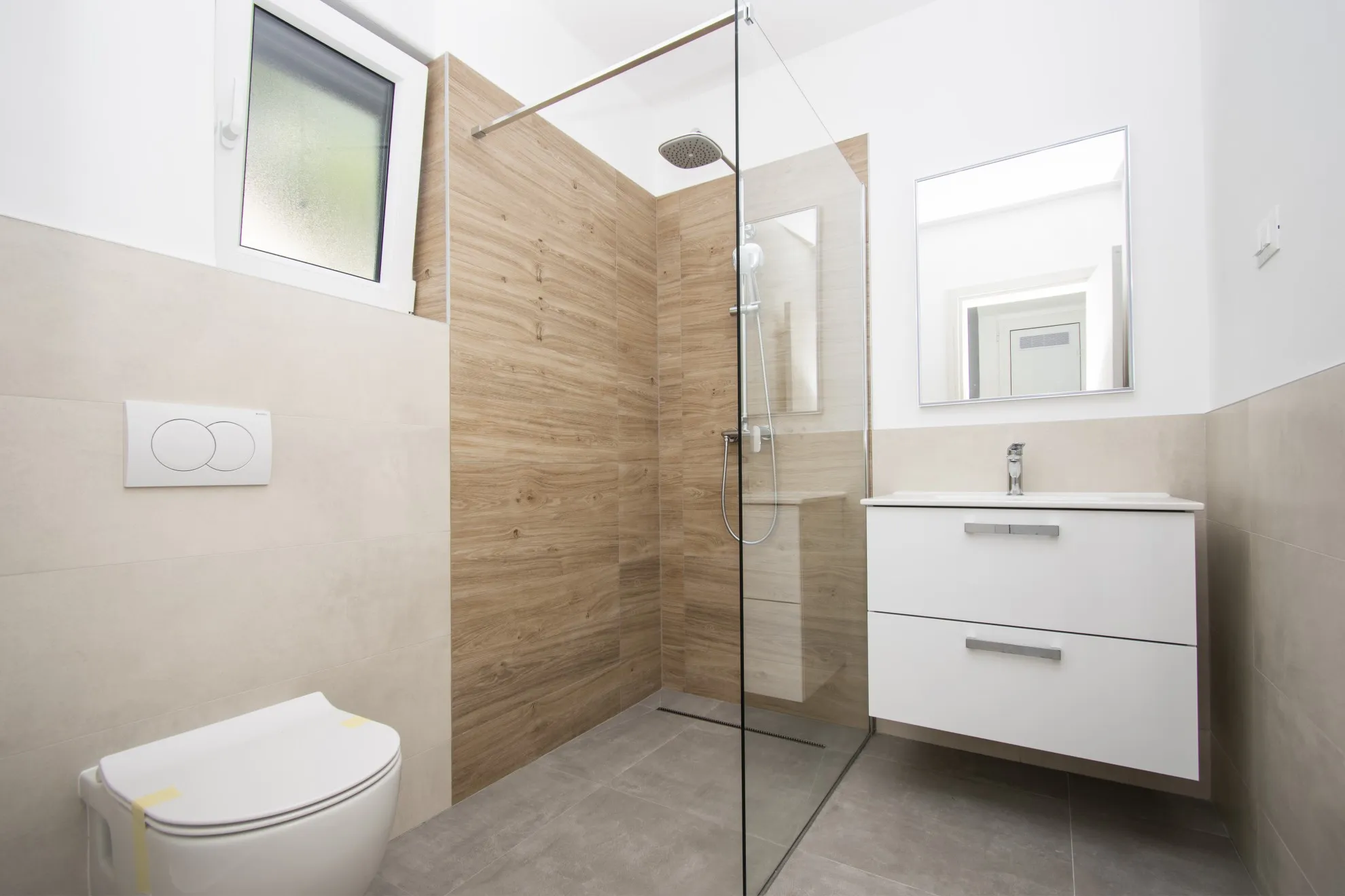 luksuzni dvoetažni stan s krovnom terasom, pogled na more,tisno,120 m2 - slika 16