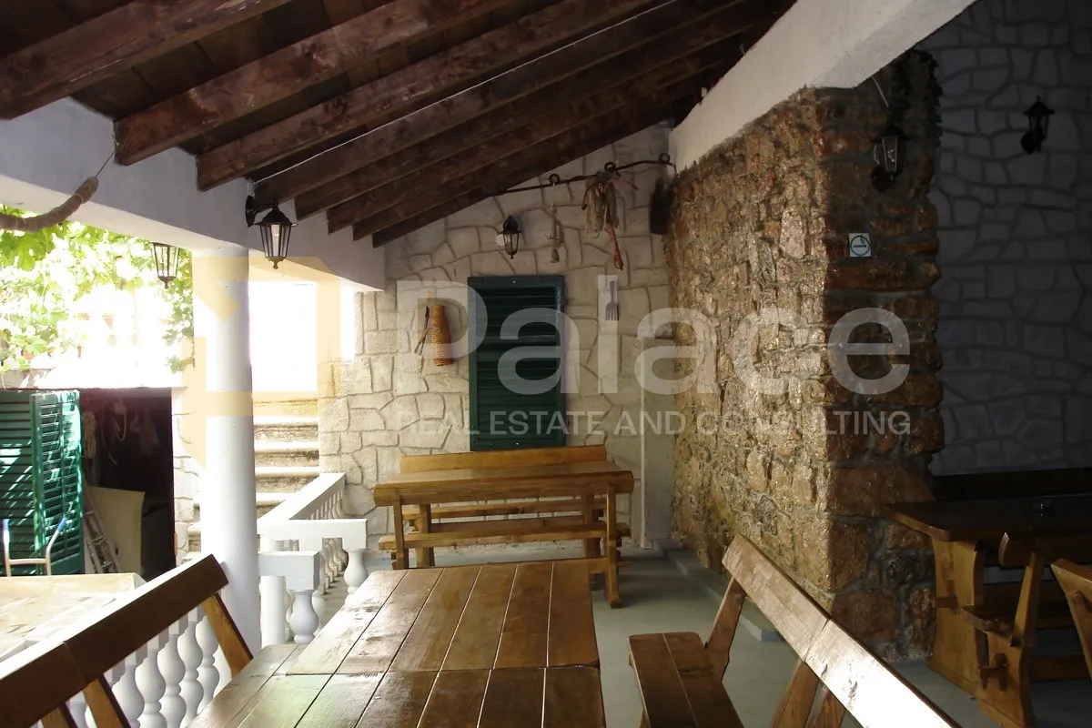 kamena kuća sa renovaciju s funkcionalnim restoranom - slika 8