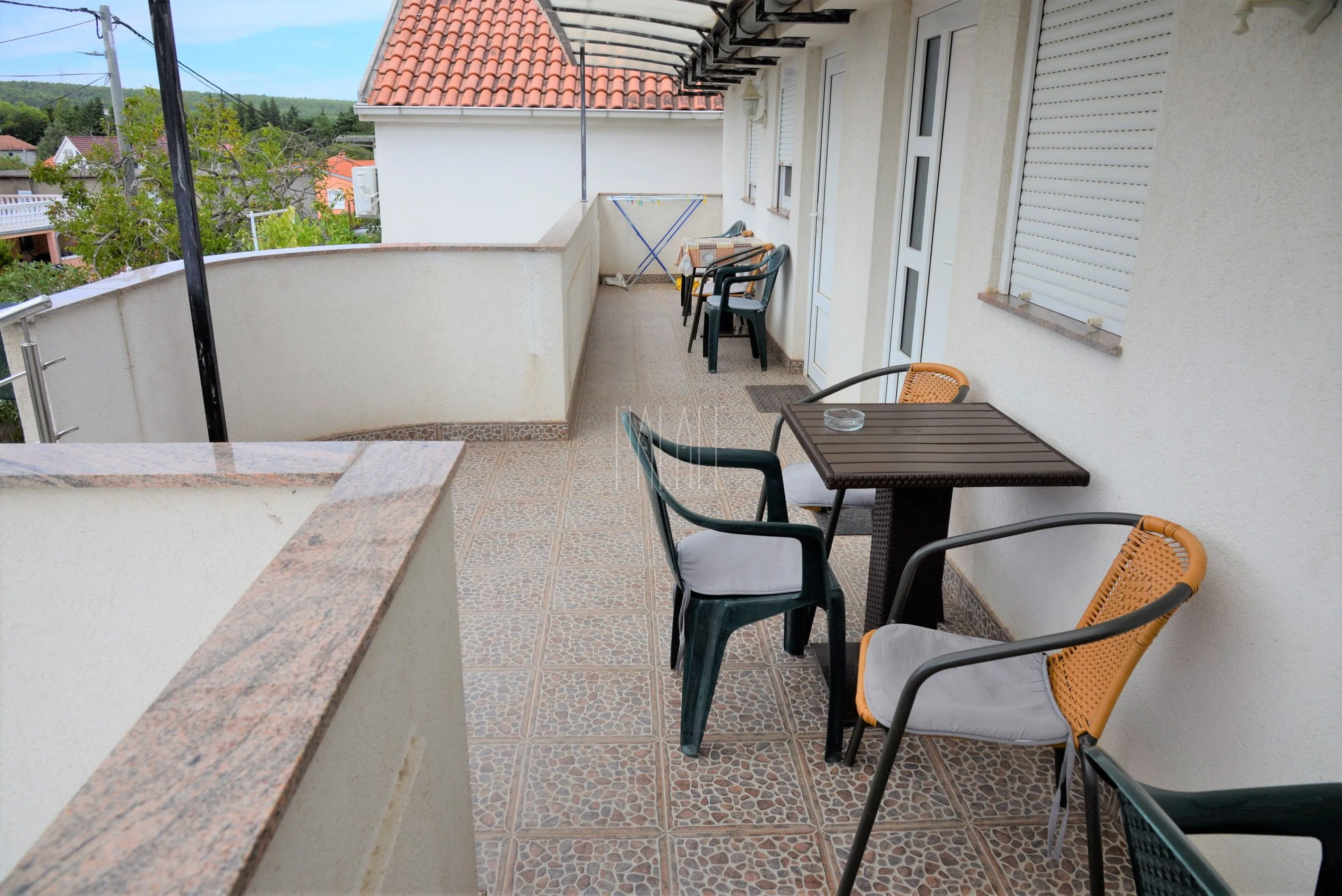kuća s 3 stana i velikim dvorištem, gornji karin, 230.00 m2 - slika 4