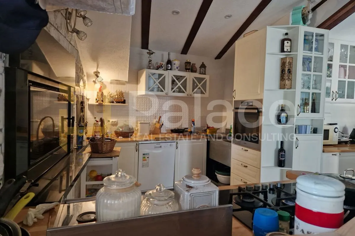 seget vranjica, prekrasna apartmanska kuća - slika 18