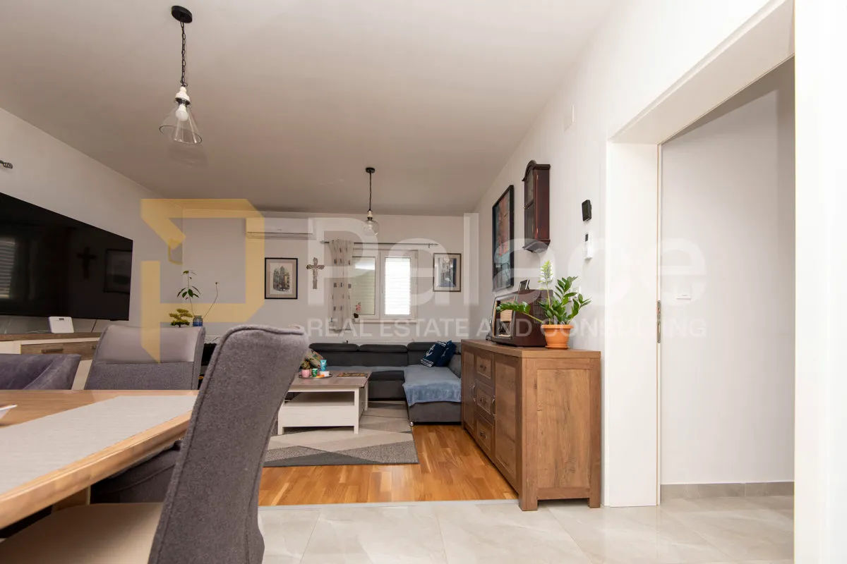 vodice - kuća s pogledom na more - 226m2 - slika 10