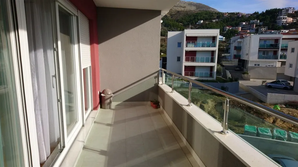 predivan, kompletno namješten stan s garažom i parkirnim mjestom - slika 6