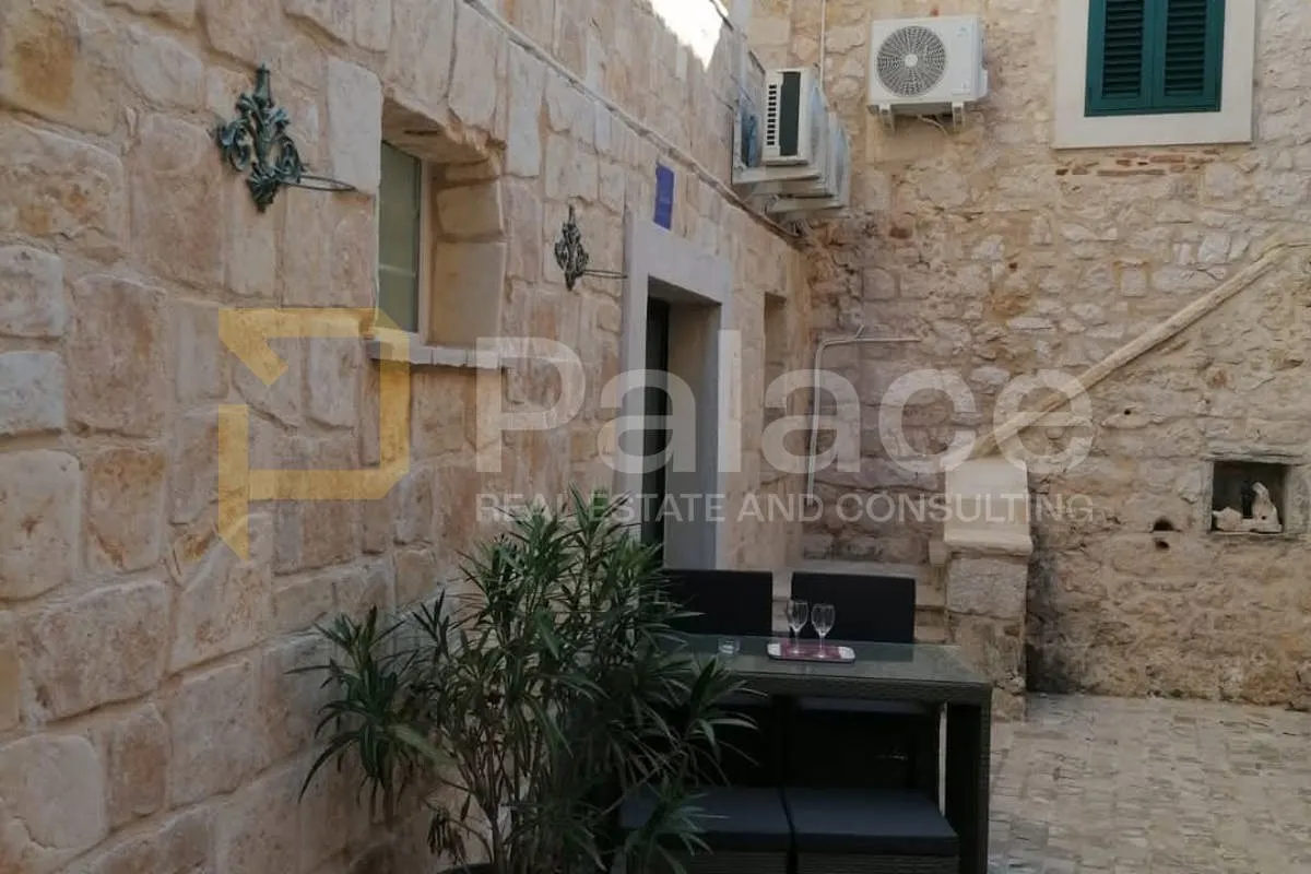 kamenita kuća s panoramskom terasom, dva apartmana – privlaka - slika 2