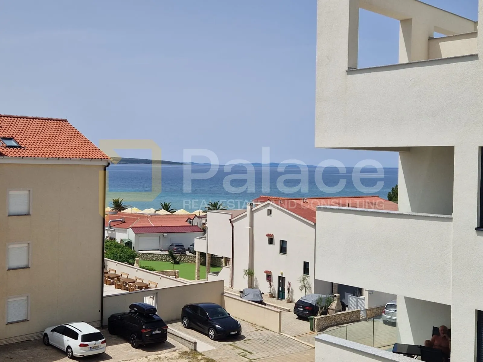 DVOETAŽNI STAN 83 m2, 70 m OD PLAŽE - Povljana