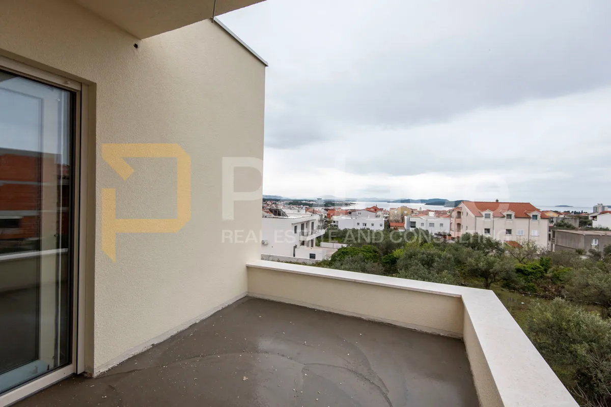 trosoban stan u novogradnji s pogledom na more 2.kat - vodice 87m2 - slika 15
