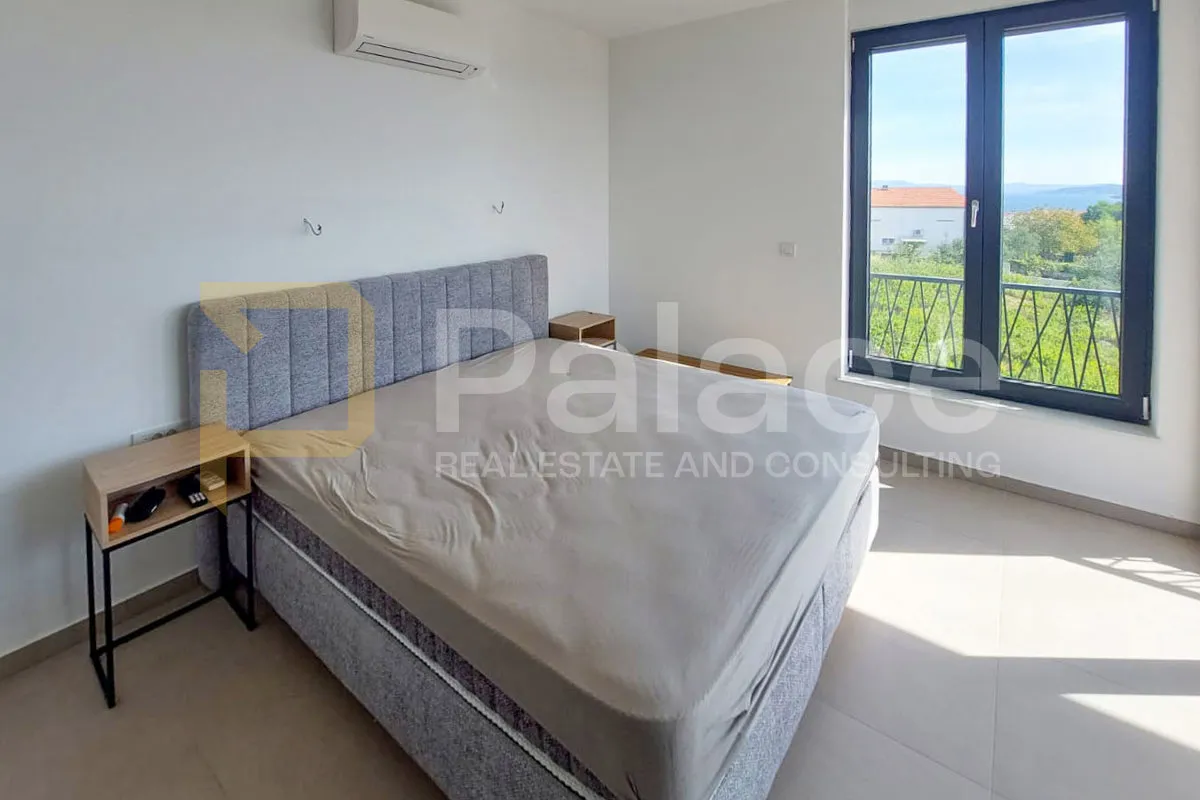 luksuzan dvoetažni stan u dvojnom objektu s bazenom 240m2 - slika 20
