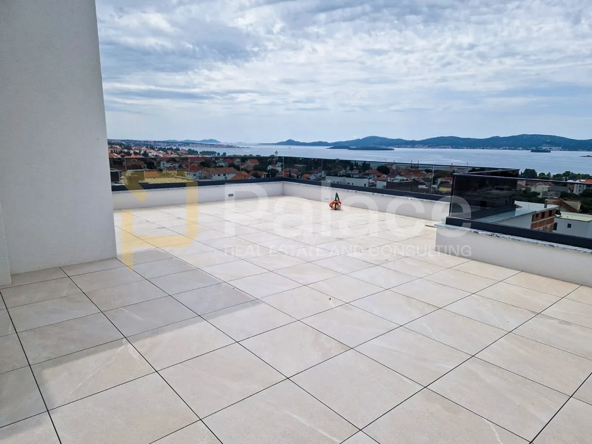 luksuzan penthouse s krovnom terasom i garažom - slika 11