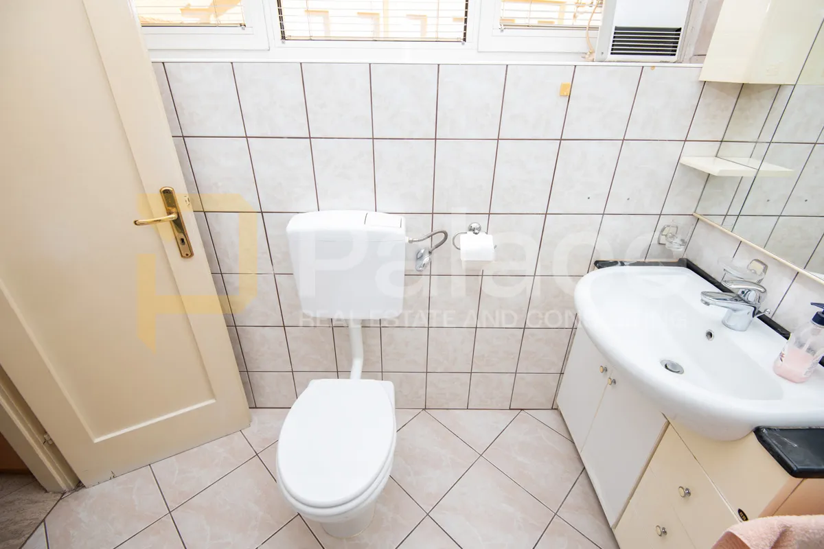 prodaje se stan 64 m2 u centru grada s predivnim pogledom - slika 12