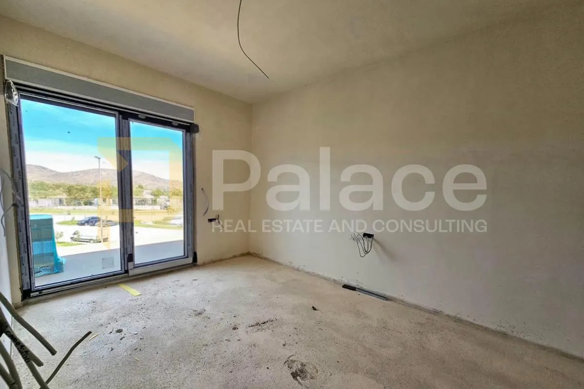 dugopolje, dvosoban stan od 120m2, s terasama, garažom i parkingom - slika 4