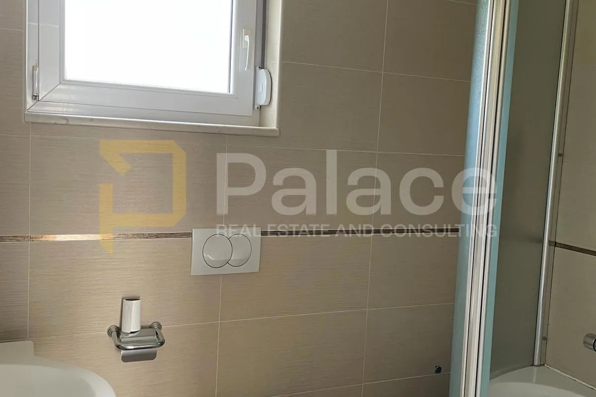 split, kamen - trosoban moderan stan za dugoročan najam 95m2, parking - slika 7