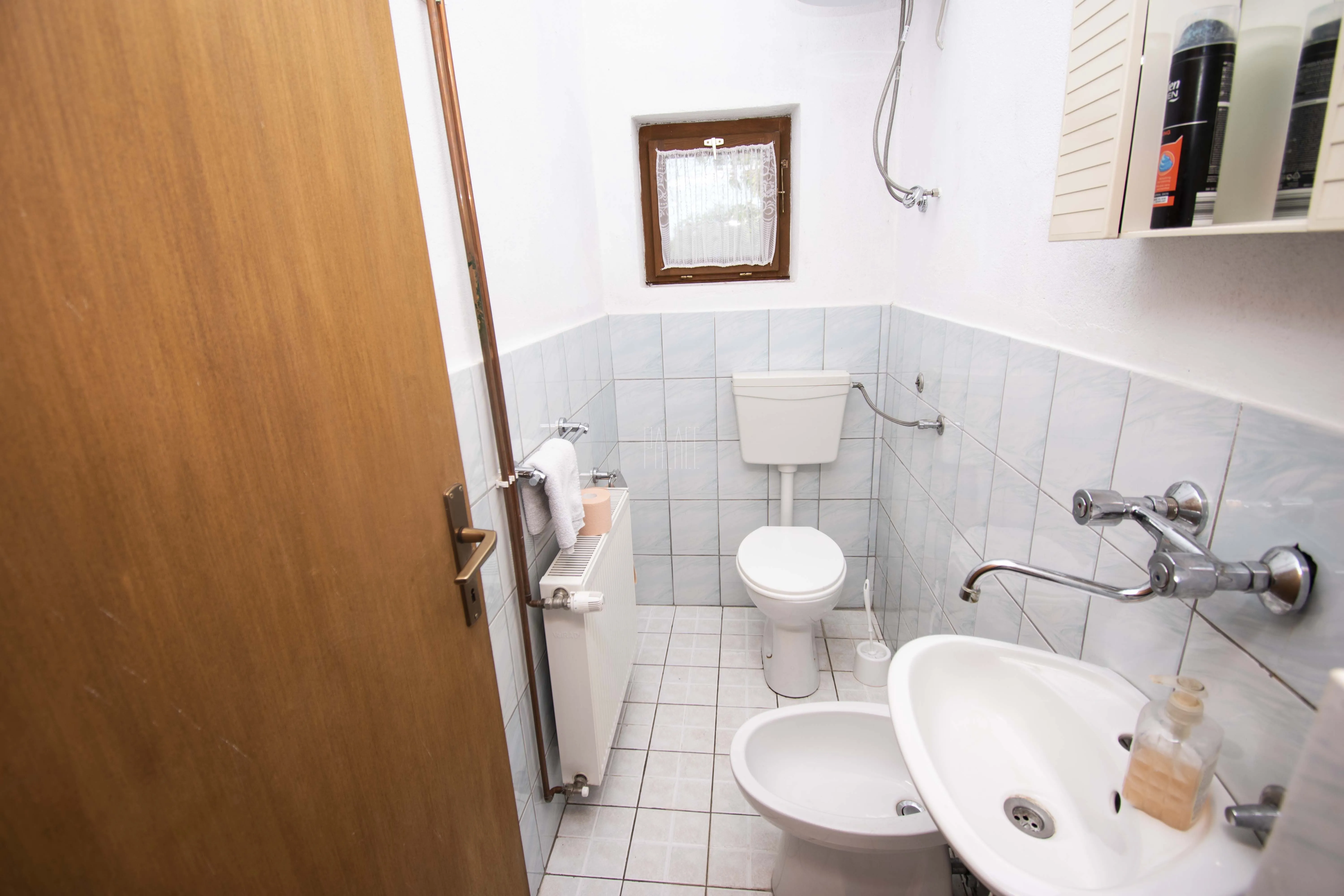 kuća s potkrovljem i okućnicom u zaleđu vodica, 300.00 m2 - slika 14