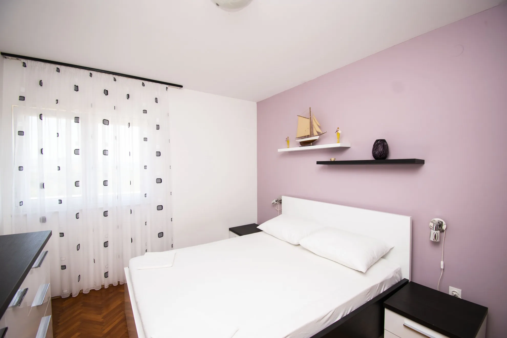 uređena samostojeća kuća s 4 apartmana i dvorištem, murter, 275 m2 - slika 21