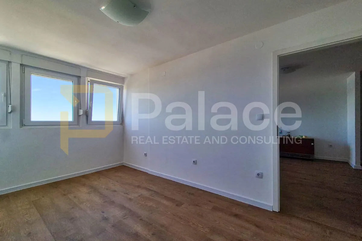 dvosoban renovirani stan na baldekinu, šibenik, 62 m2 - slika 9