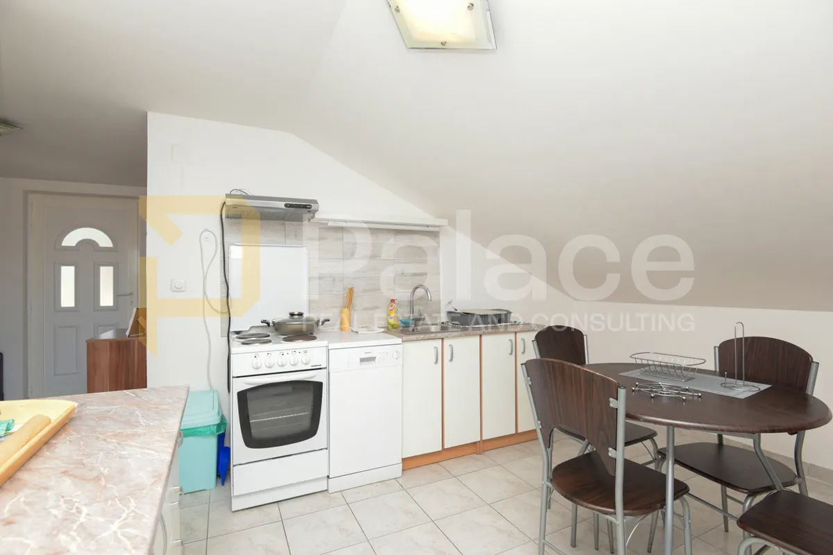 kuća sa četiri stana i panoramskim pogledom na uvalu - bilice - slika 24