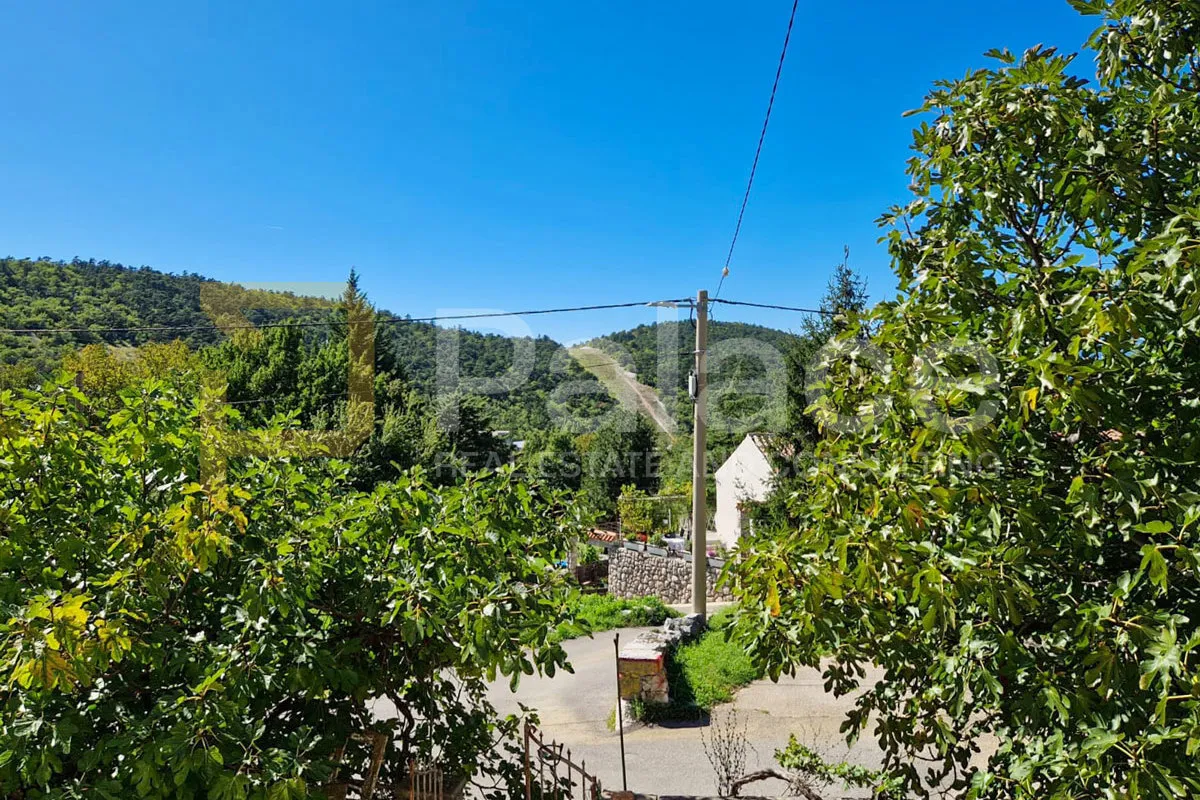predivna kamena kuća s okućnicom i pogledom, križišće, 250 m² - slika 23