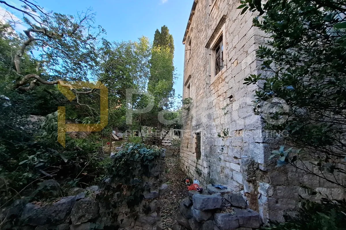 kamena kuća za renovaciju nadomak mora na zlarinu - slika 4